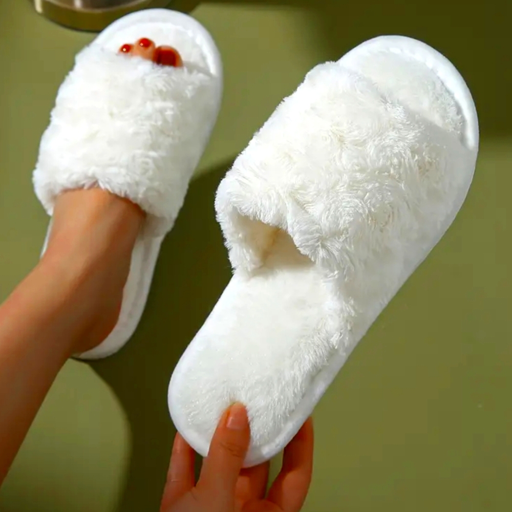 Nwt Fluffy Slippers Size 8-9